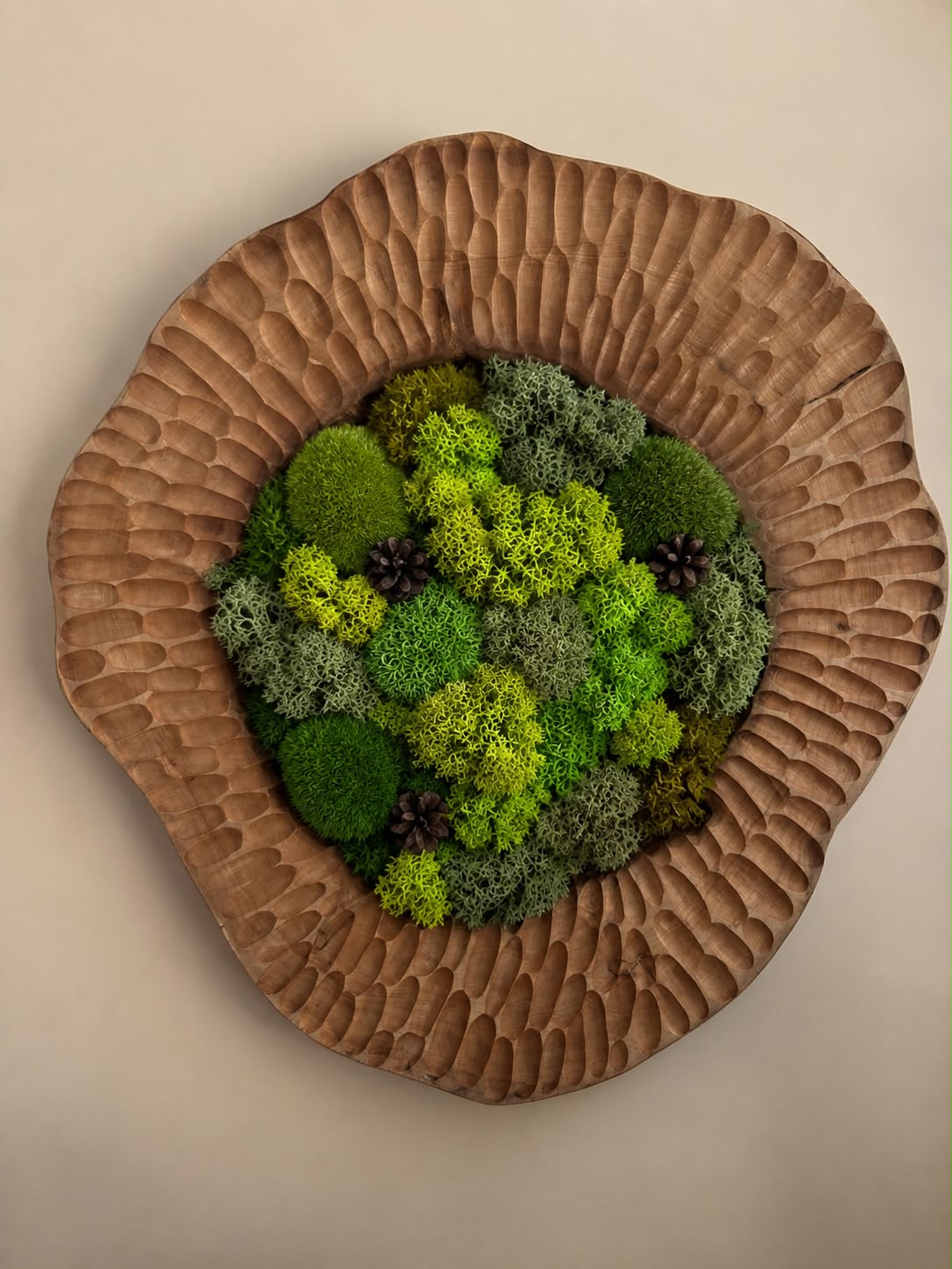 Round Preserved Moss Wall Art – Hand-Carved Walnut Frame, 60 cm